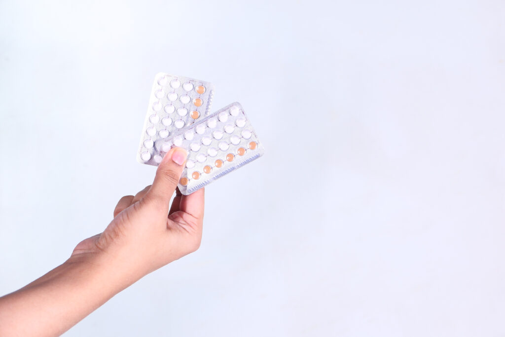 ピルとゴム(コンドーム)の避妊率と効果について